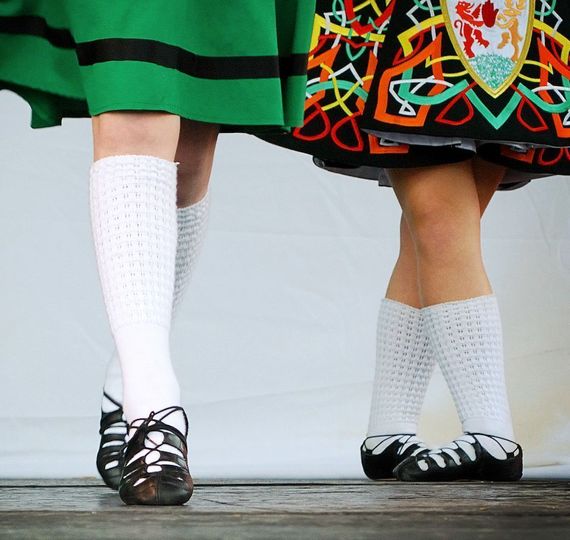 Irish dancers follow in mothers' footsteps, win gold at Worlds