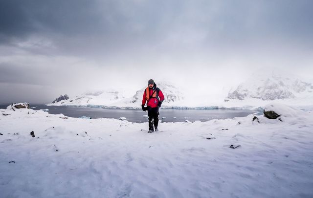 An Irishman will be taking up the role of running a post office near the South Poie, in the Antartic.