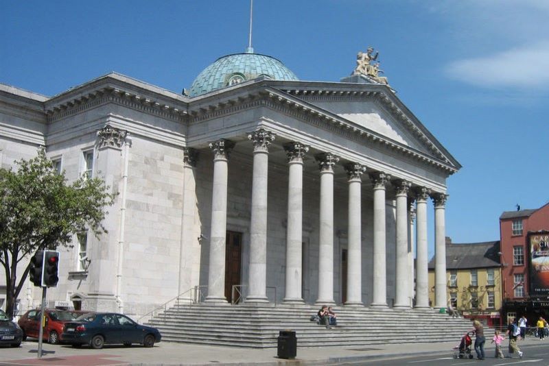 US businessman who went on drunken rampage in Cork hotel avoids jail time