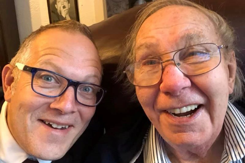 Newspaper publishes obituary of man who is still alive