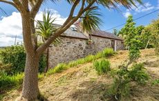 Pre-famine seaside Donegal cottage looks the picture of serenity