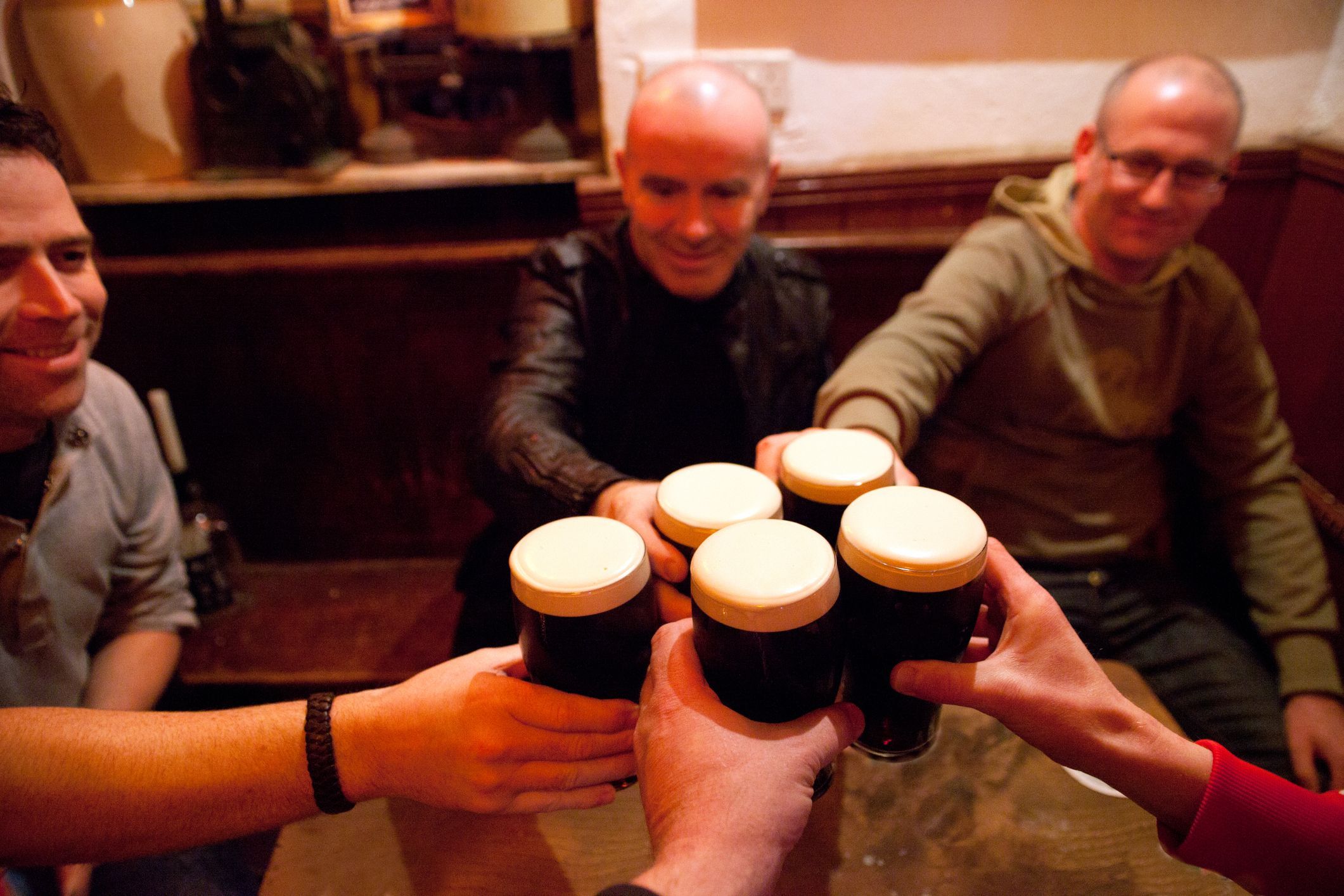 Irish leader supports Irish bars staying open all night