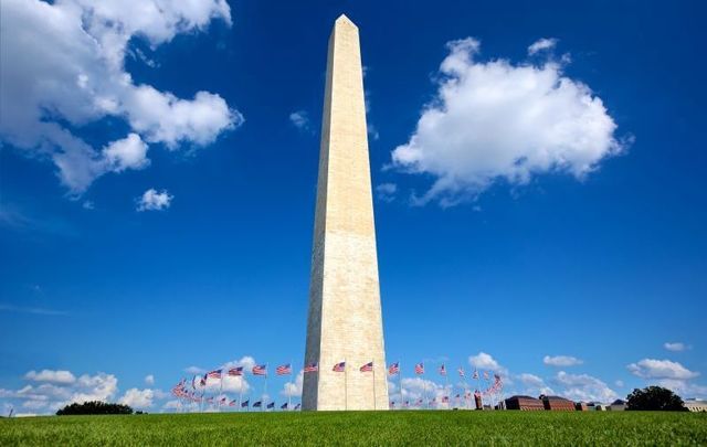 A plaque commemorating Ireland\'s 1916 Easter Rising has been unveiled at the Washington Monument.