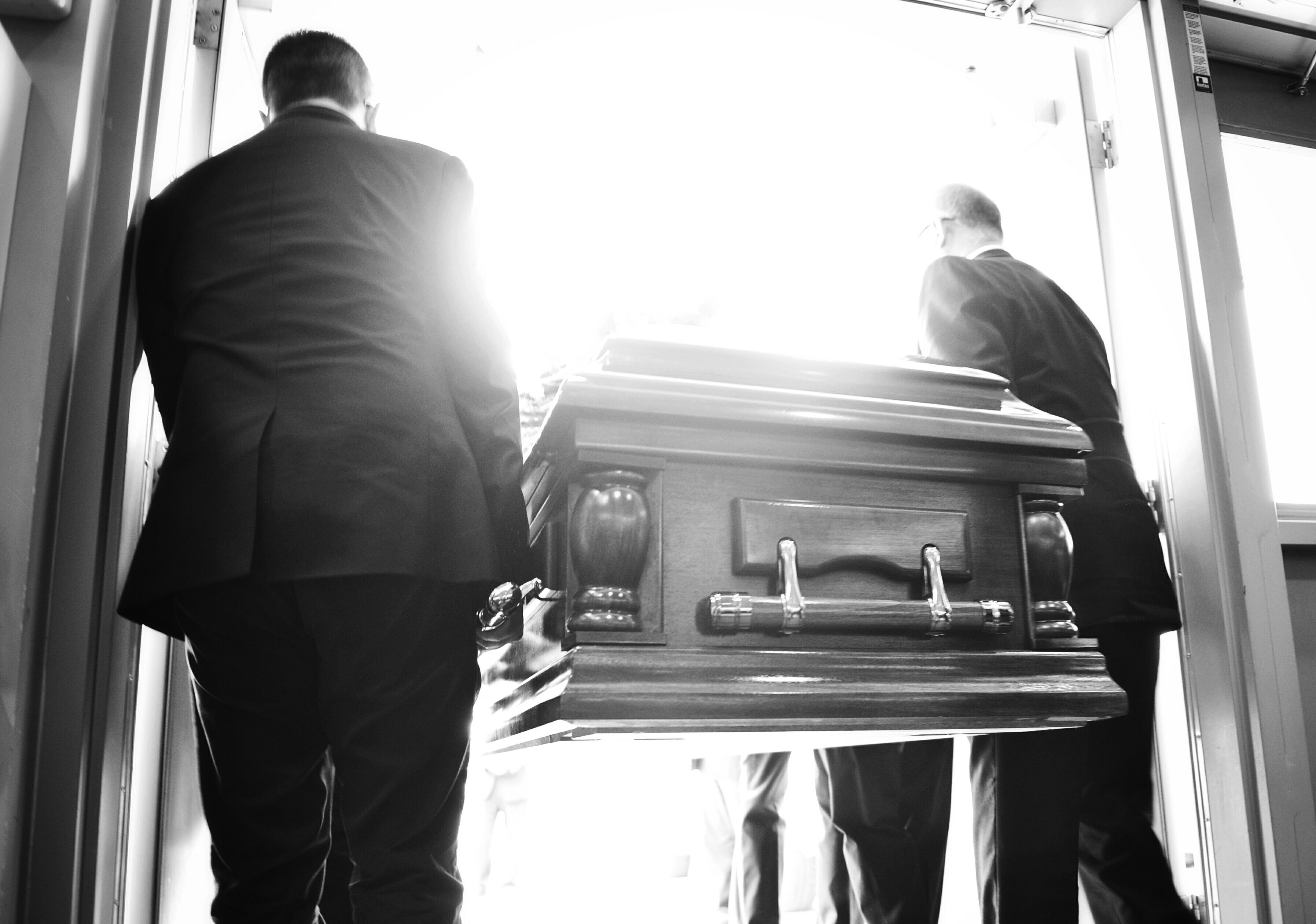 Hundreds attend funeral for Irishman who died alone in London
