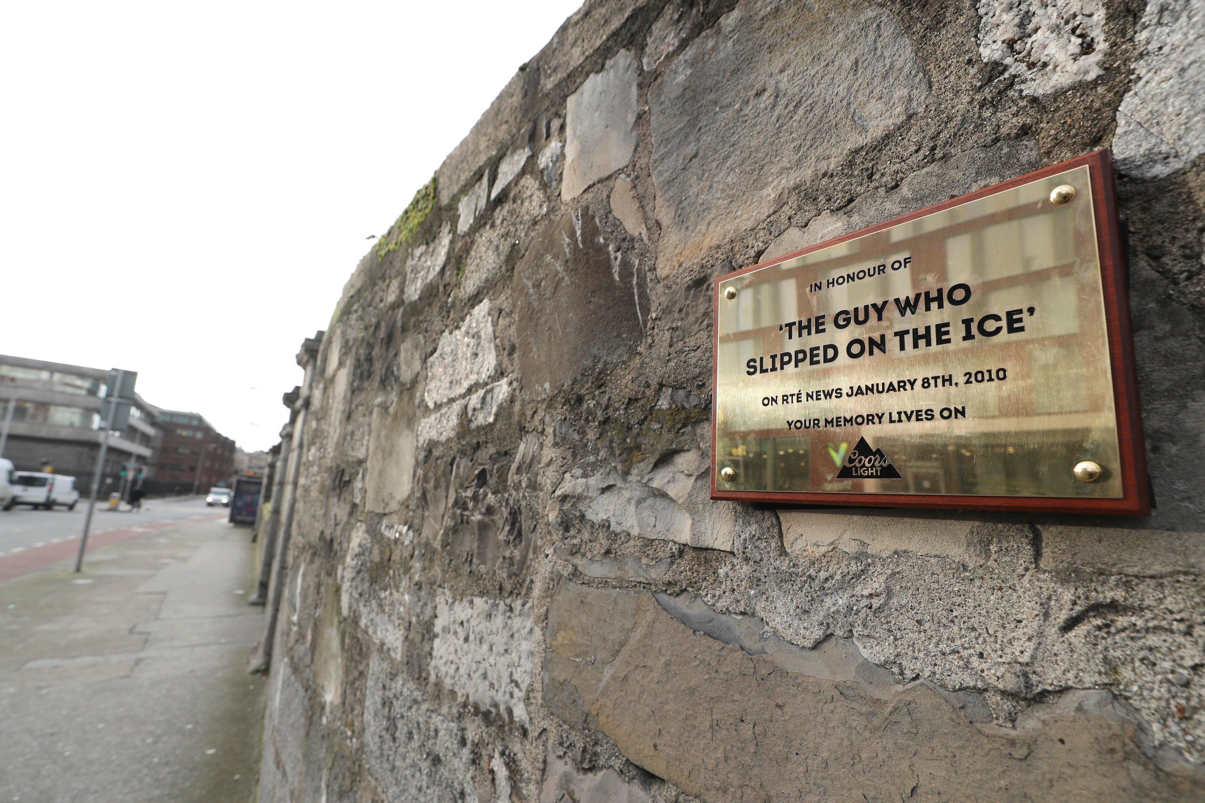 Infamous moment man slipped on ice live on Irish TV commemorated with plaque