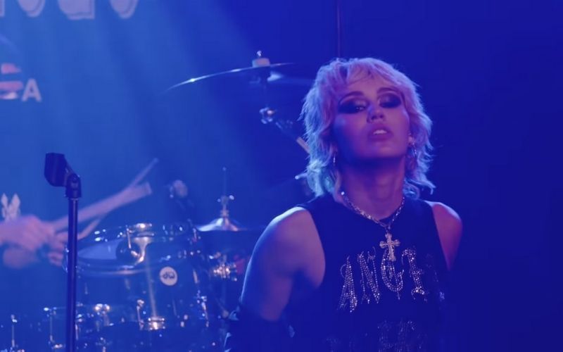 Miley Cyrus covers late Dolores O’Riordan Cranberries’ Zombie hit