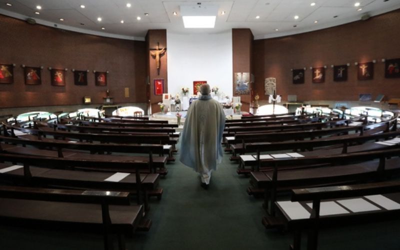Irish priests under pressure from parishioners during virtual mass era