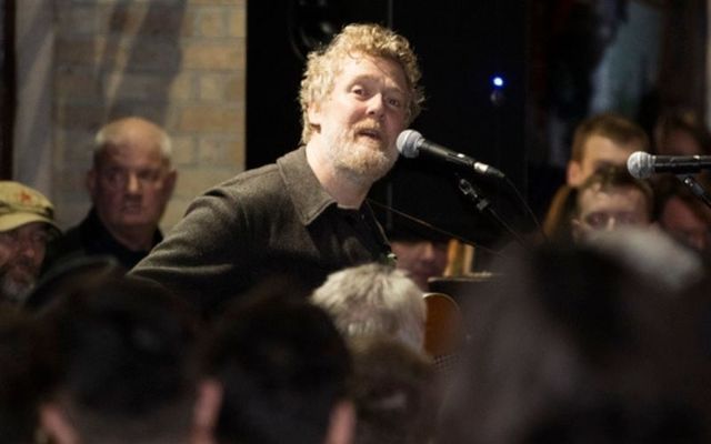 Glen Hansard busking on Grafton Street on Christmas Eve 2017. 