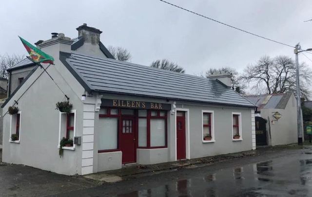 Eileen\'s Bar reopened during the Irish Government\'s Level 3 coronavirus restrictions despite not serving food. 