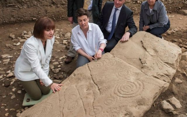 Former Minister for Culture, Heritage and the Gaeltacht, Josepha Madigan (left) at Dowth Hall shortly after the burial site was discovered in 2018. 