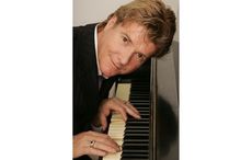 Irish music legend Andy Cooney to perform live on Christmas Eve