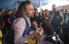 WATCH: Foul-mouthed Irish storyteller gets told off by little girl 