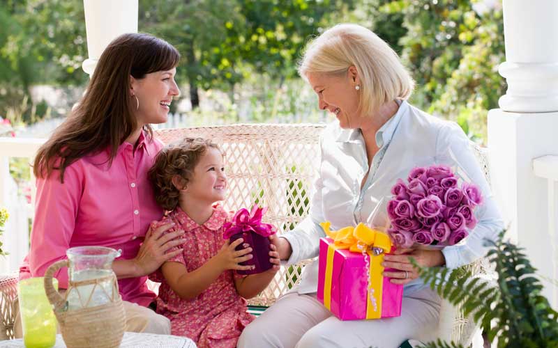 Irish urged to stay apart on Mother's Day due to COVID-19