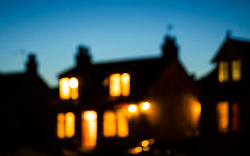 Ireland encouraged to “shine a light” for healthcare workers Easter weekend