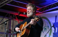 Glen Hansard performs emotional rendition of Falling Slowly to honor COVID-19 dead