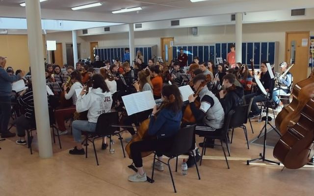 The youth orchestra recorded the touching rendition in January. 