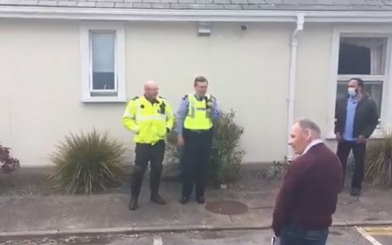 Gardaí serenade elderly care home resident on his birthday with Irish folk song