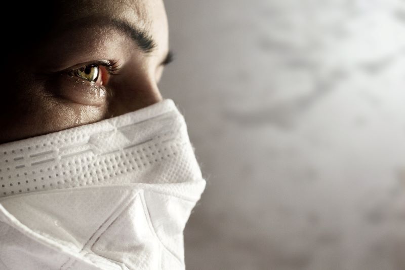 Young Irish nurse pens poem after contracting COVID-19