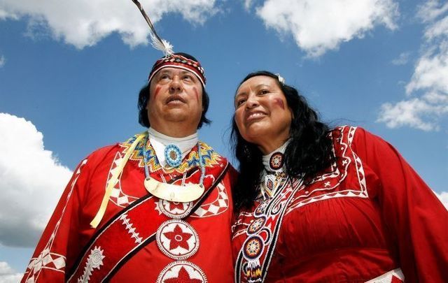 Gary and Dr. Janie Whitedeer of the Choctaw Nation visit Ireland in 2007. The Choctaw Nation provided relief to Ireland during the Great Hunger. 