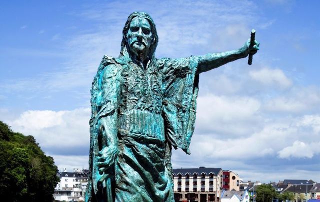 A statue of Red Hugh O\'Donnell in Donegal Town, Donegal