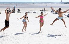 Heatwave for Ireland as above average temperatures continue 
