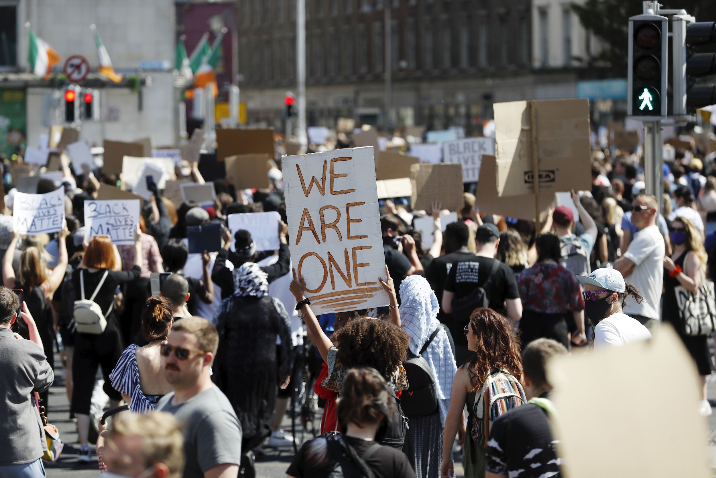 Thousands in Dublin and Belfast march following the death of George Floyd