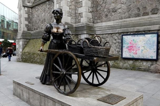 The Molly Malone statue is one of Dublin\'s most famous landmarks.