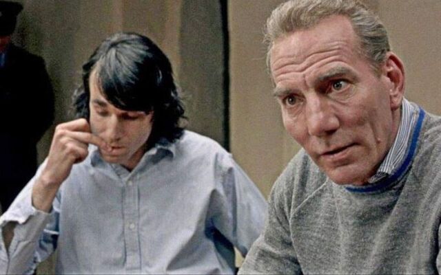 Daniel Day-Lewis and Pete Postlewaite in \"In The Name Of The Father\".