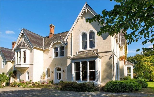 Sean Connery\'s former Irish home, Violet Hill in Bray, Co Wicklow, is on the market.