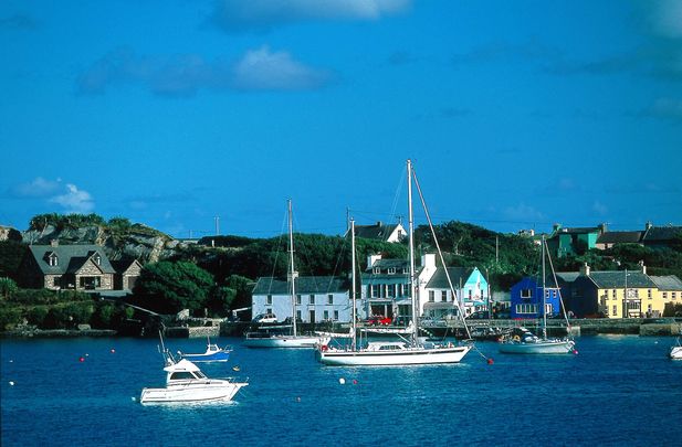 Mizen Head, West Cork: Seattle couple\'s 2 week holiday turns into four-month stressful stay. 
