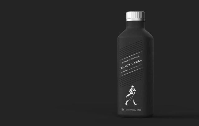 A plastic-free Johnnie Walker bottle, 100% plastic-free.