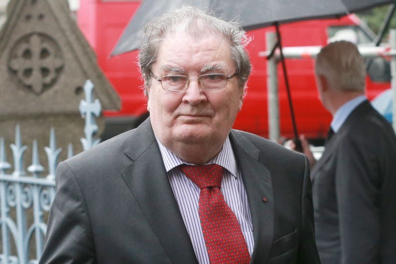 John Hume's family asks mourners to "light a candle for a peace" tonight