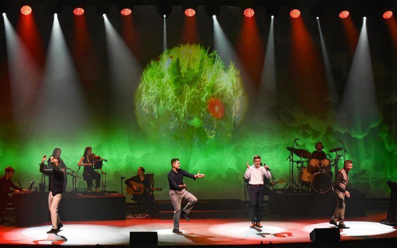 Who are Celtic Thunder and what are their best songs?