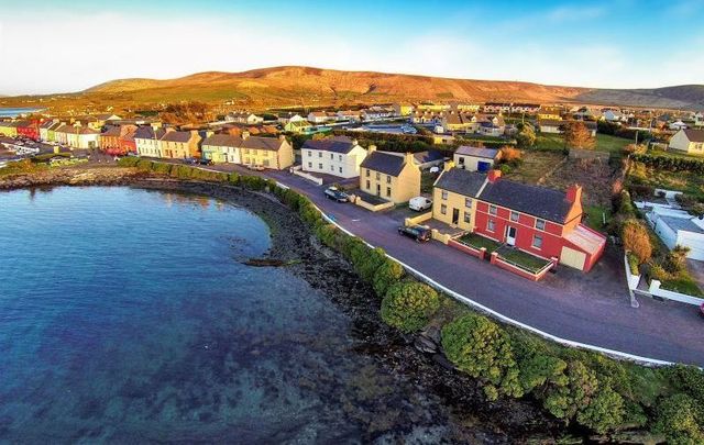 Portmagee in Co Kerry - we wouldn\'t mind a stay here!