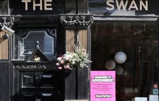 Reopening of "wet" pubs in Dublin delayed, again