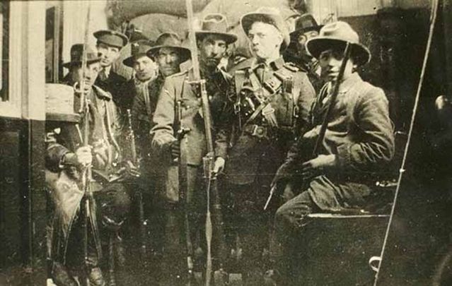 Members of the Irish Republican Army photographed during the 1916 Easter Rising.