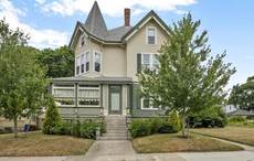 Home of suspected ax-murderer Lizzie Borden up for sale in Massachusetts
