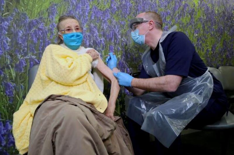 94-year-old woman "delighted" to be first in Northern Ireland to receive Oxford vaccine