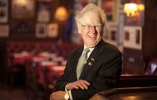 Legendary Jimmy Neary, who welcomed presidents, cardinals and VIPS to his famous pub, dies at 91