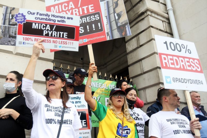 100% Redress "inevitable" after massive mica protest in Dublin