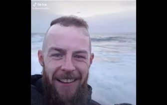 WATCH: Scottish man slammed for "stupid" selfie stunt at Giant's Causeway