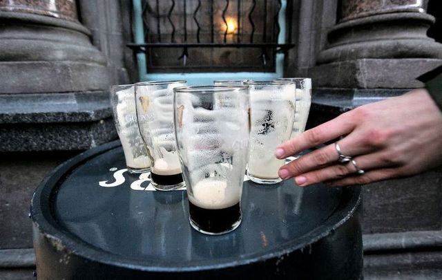 Recent figures show a 5% drop in pub licence renewals in Ireland.