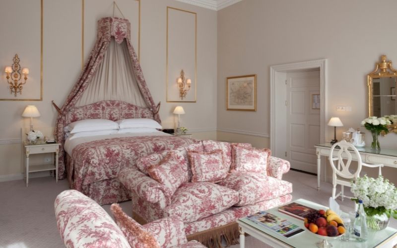 Experience a stay of a lifetime in Dublin city's most luxurious five-star hotel
