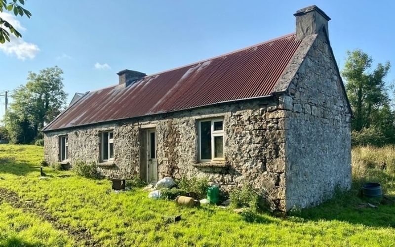 This traditional Irish stone cottage is being auctioned online