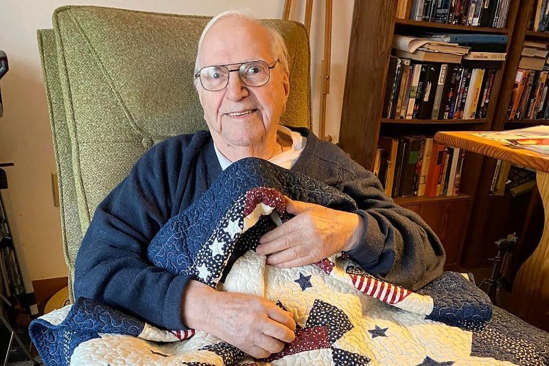 Irish American WWII vet alone for Christmas asks public to send cards