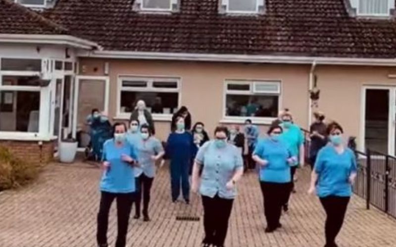 Elderly Irish take on cops #JerusalemaChallenge, it’ll do your heart good