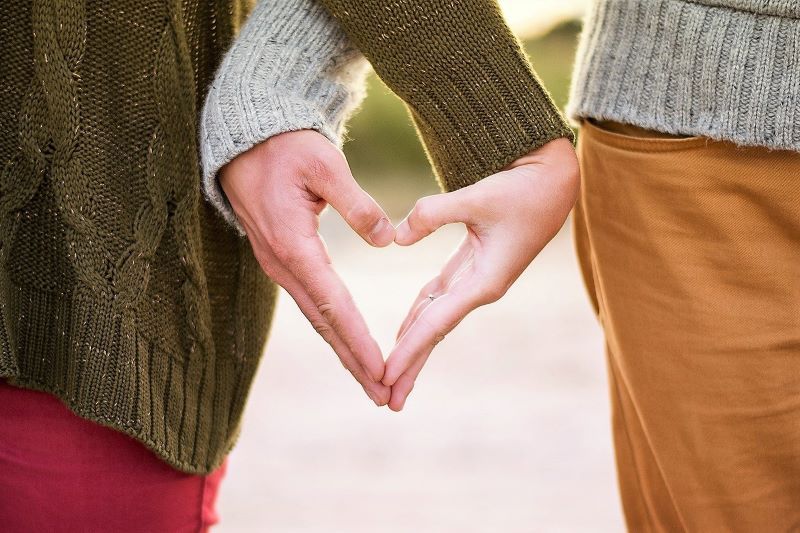 Irish American matchmaker says now is the "easiest" time to find love