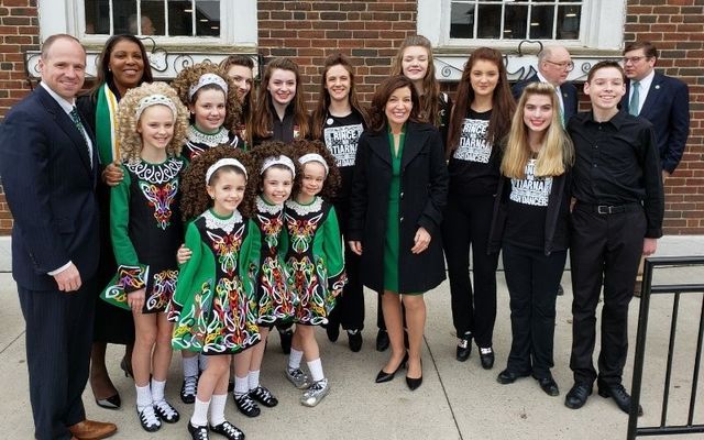 Kathy Hochul (center) celebrates St. Patrick\'s Day in 2019. 