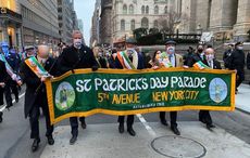Mayor de Blasio marches in NYC St. Patrick's Day parade in surprise move