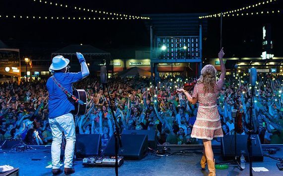 Crowds enjoying the Milwaukee Irish Fest entertainment 